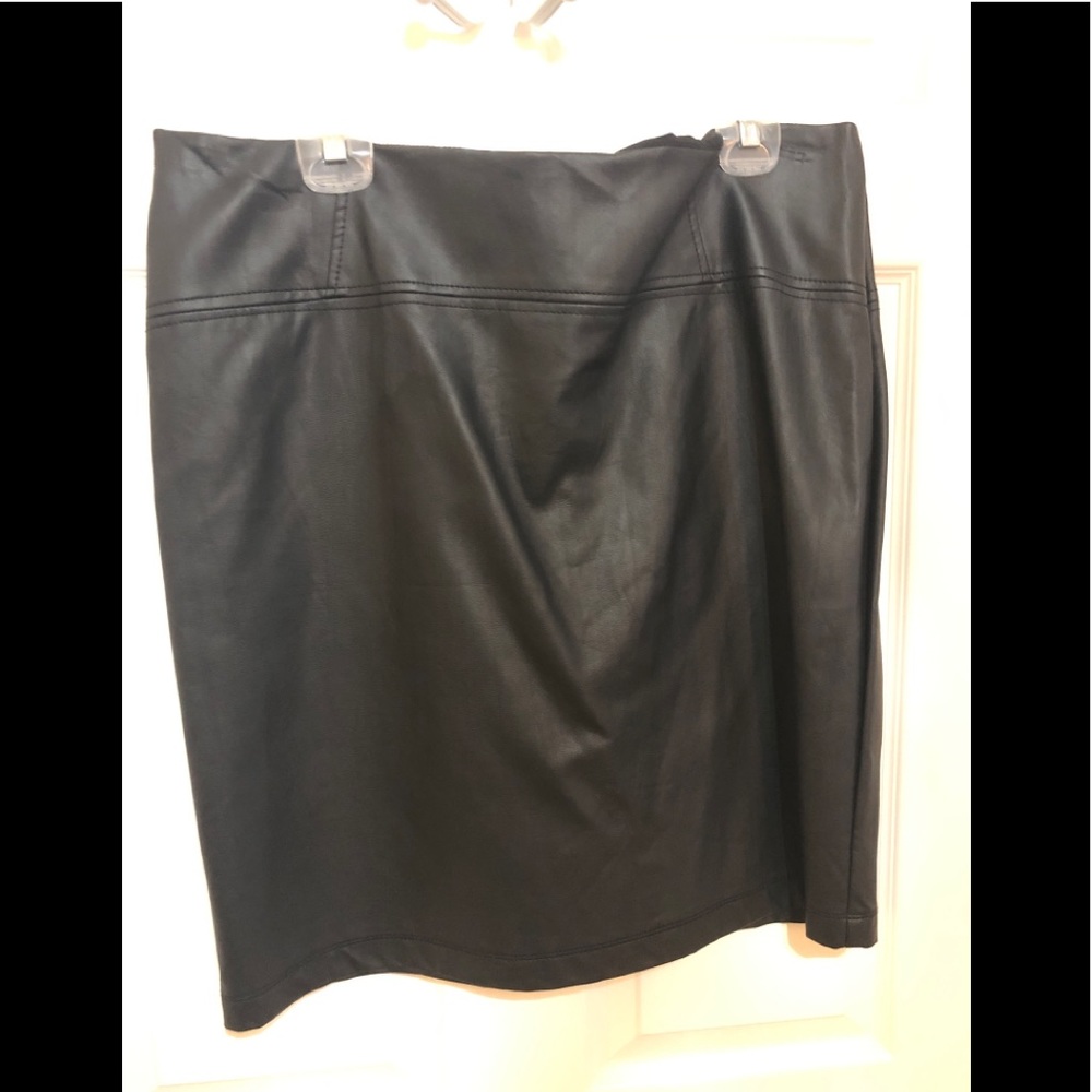 Faux leather skirt NWOT